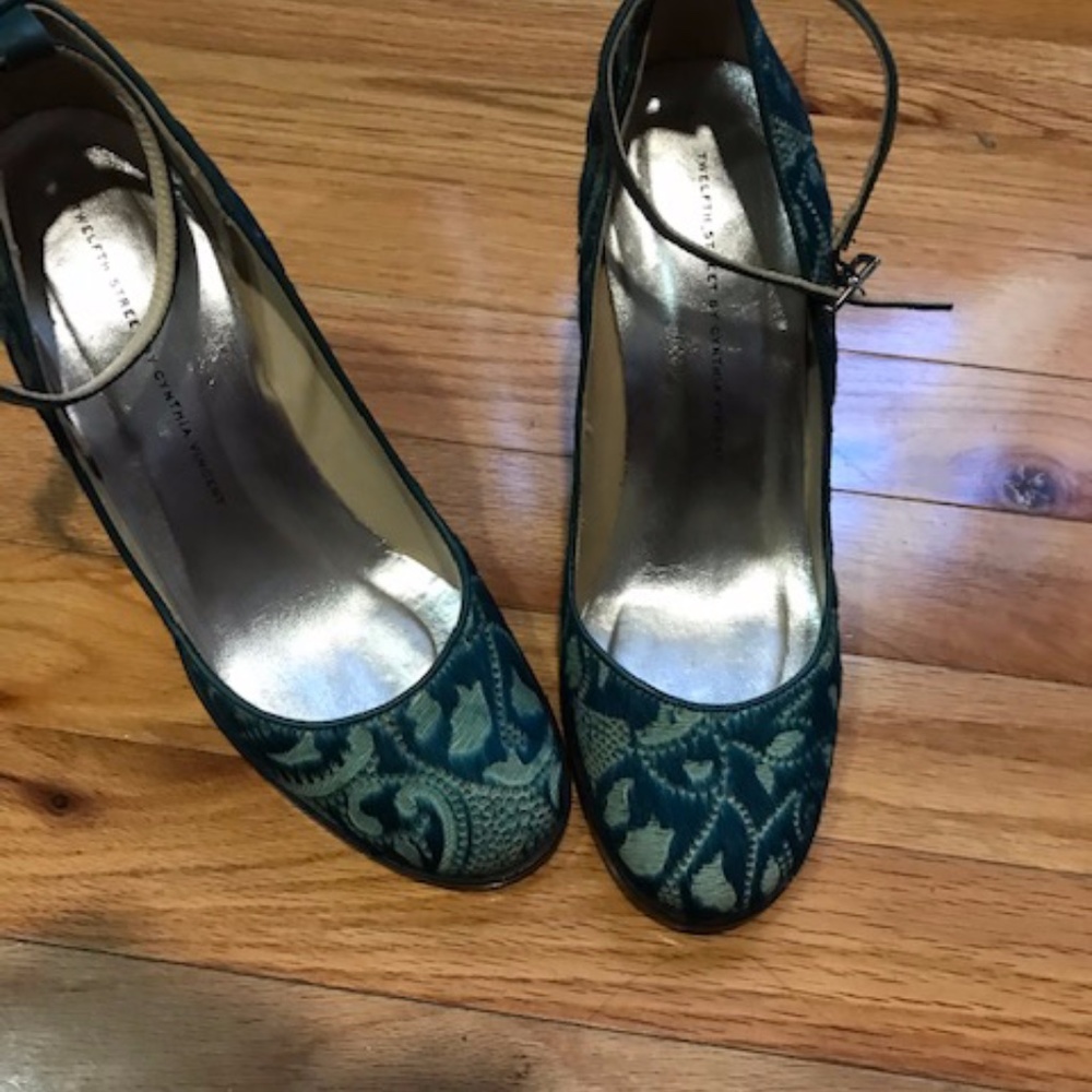 Beautiful pair of heels